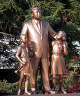 Nordkorea Rundreisen Statue des Präsidenten